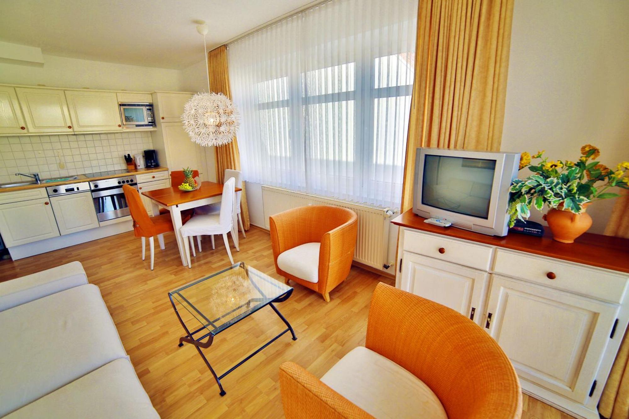 Ferienwohnung Binzer Strandgut Im Haus Jahreszeiten Binz Extérieur photo